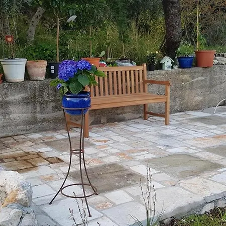 Apartman Sa 3 Spavace Sobe U Kucistu *