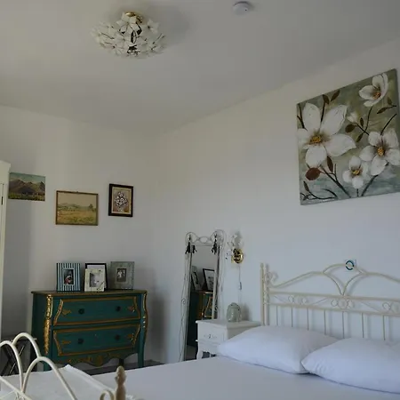 Apartman Sa 3 Spavace Sobe U Kucistu *