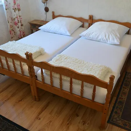 Appartement Apartman Sa 3 Spavace Sobe U Kucistu