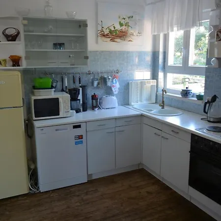 Apartment Apartman Sa 3 Spavace Sobe U Kucistu *