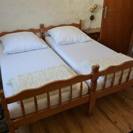 Apartman Sa 3 Spavace Sobe U Kucistu Appartement Kuciste